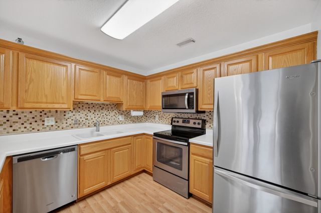 10111 Sutton Drive 1, Urbandale, IA 50322