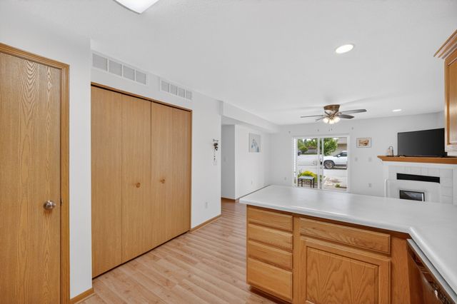 10111 Sutton Drive 1, Urbandale, IA 50322