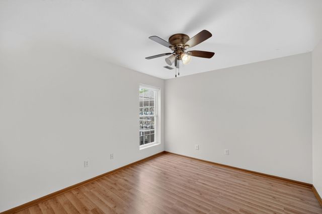 10111 Sutton Drive 1, Urbandale, IA 50322