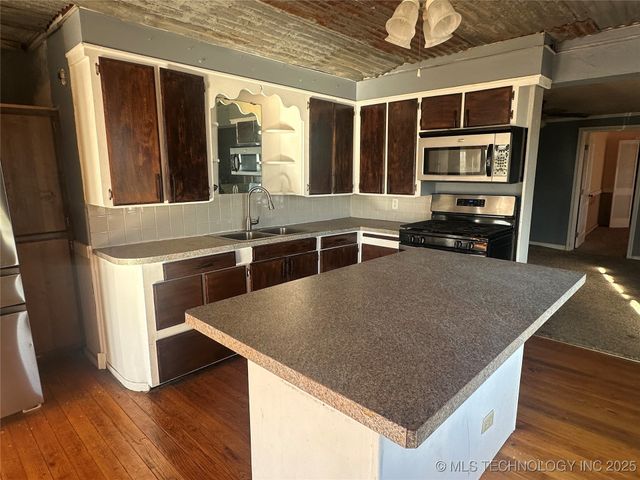 1030 4th, Stuart, OK 74570