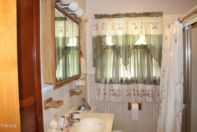 151 Hospital Drive, Pennington Gap, VA 24277