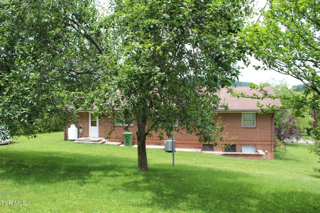 151 Hospital Drive, Pennington Gap, VA 24277