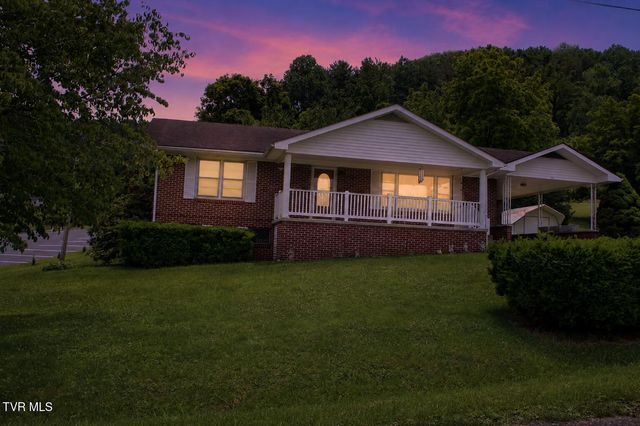 151 Hospital Drive, Pennington Gap, VA 24277