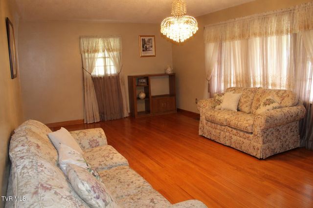 151 Hospital Drive, Pennington Gap, VA 24277