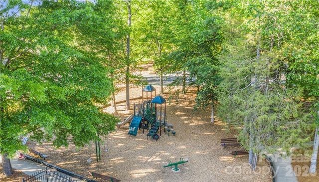 8306 Hornwood Court, Charlotte, NC 28215