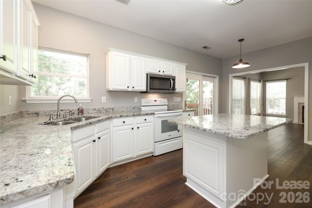 8306 Hornwood Court, Charlotte, NC 28215