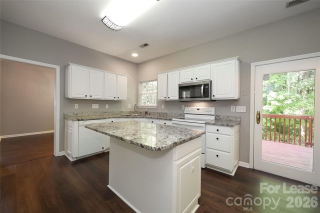 8306 Hornwood Court, Charlotte, NC 28215