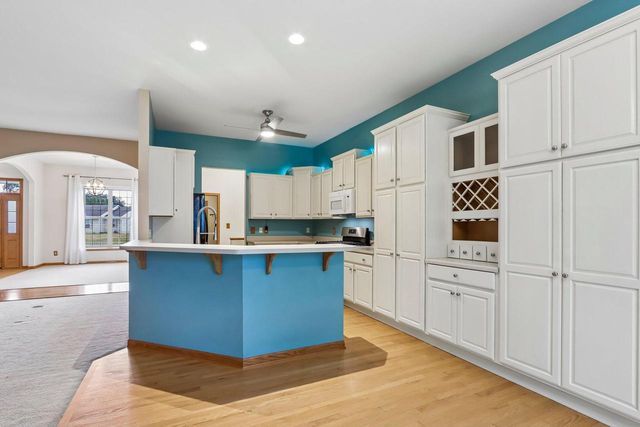 2509 Michele LANE, East Troy, WI 53120