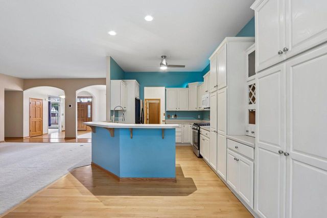 2509 Michele LANE, East Troy, WI 53120