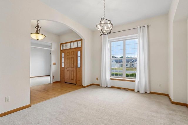 2509 Michele LANE, East Troy, WI 53120