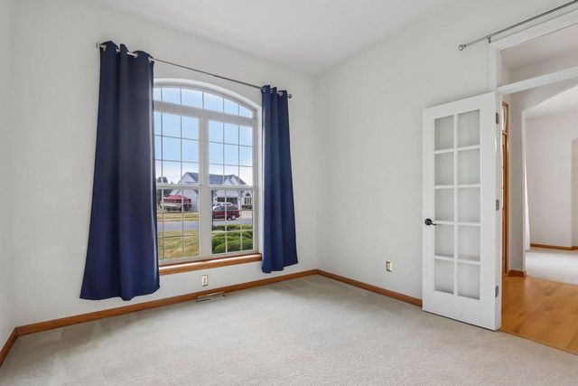 2509 Michele LANE, East Troy, WI 53120