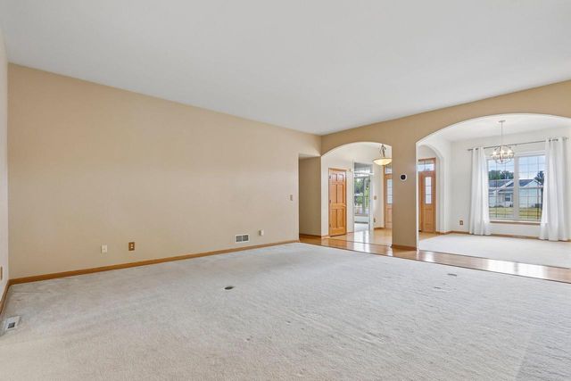 2509 Michele LANE, East Troy, WI 53120