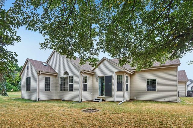 2509 Michele LANE, East Troy, WI 53120