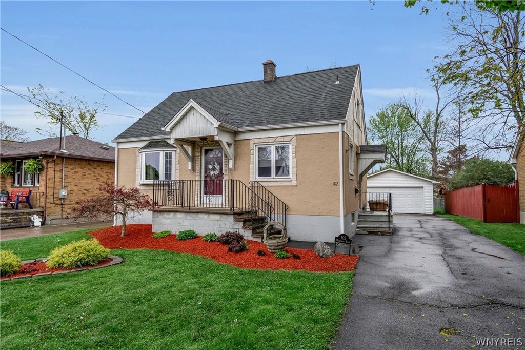 102 Hemenway Road, Cheektowaga, NY 14225