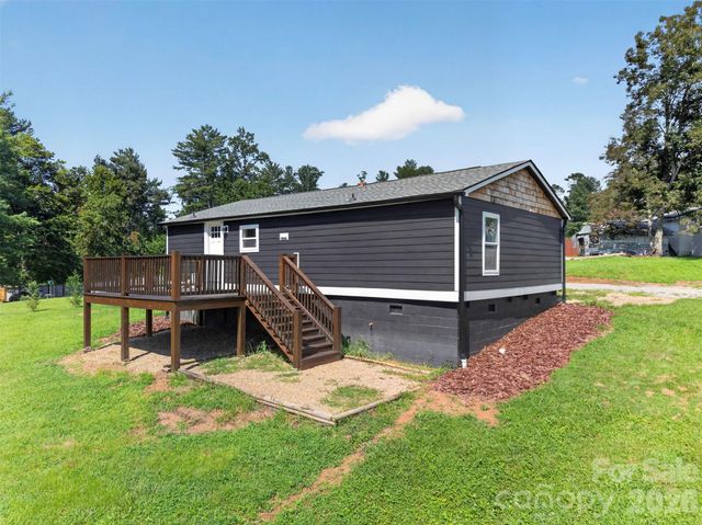 74 TJ Trail, Hendersonville, NC 28792