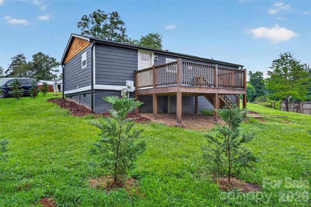 74 TJ Trail, Hendersonville, NC 28792