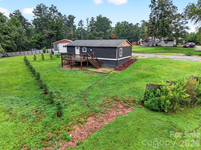 74 TJ Trail, Hendersonville, NC 28792