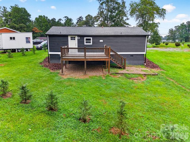 74 TJ Trail, Hendersonville, NC 28792