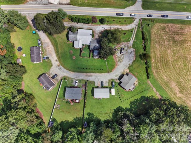 74 TJ Trail, Hendersonville, NC 28792