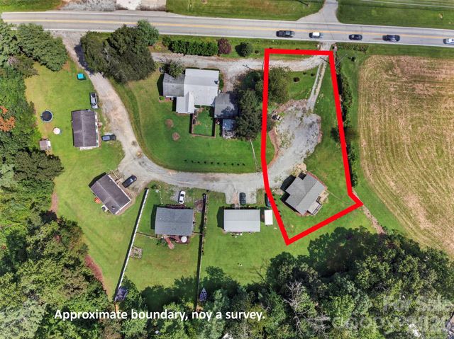 74 TJ Trail, Hendersonville, NC 28792