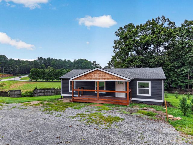74 TJ Trail, Hendersonville, NC 28792