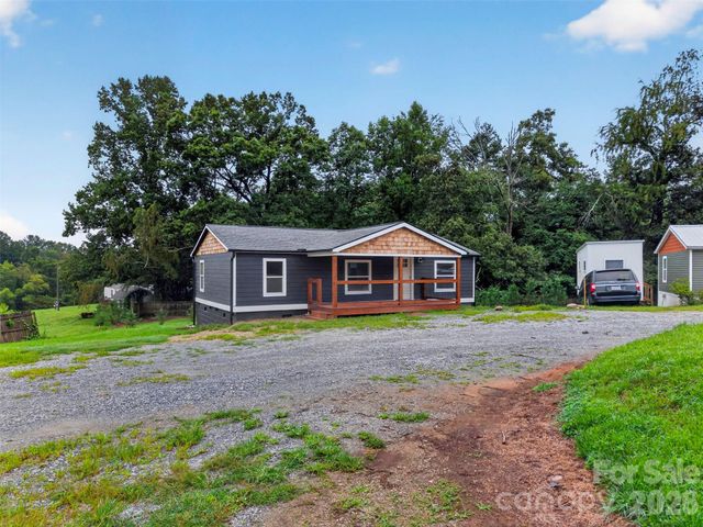 74 TJ Trail, Hendersonville, NC 28792