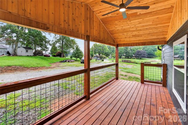 74 TJ Trail, Hendersonville, NC 28792