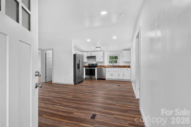 74 TJ Trail, Hendersonville, NC 28792