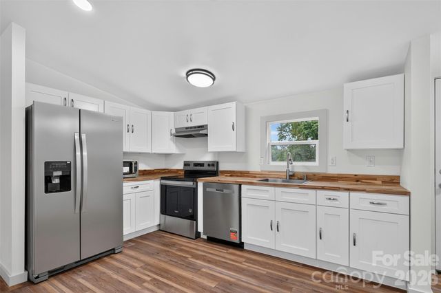 74 TJ Trail, Hendersonville, NC 28792