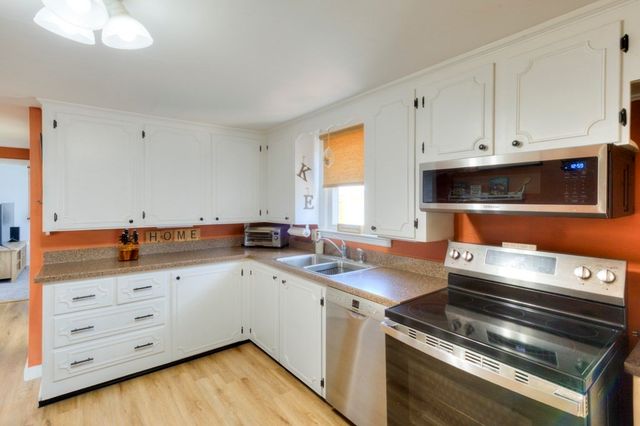 443 Burncoat St, Worcester, MA 01606