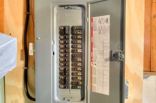 443 Burncoat St, Worcester, MA 01606