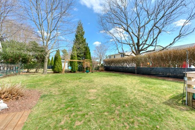 443 Burncoat St, Worcester, MA 01606