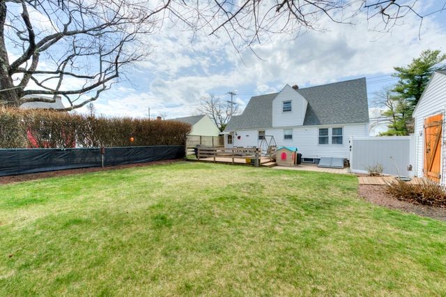 443 Burncoat St, Worcester, MA 01606