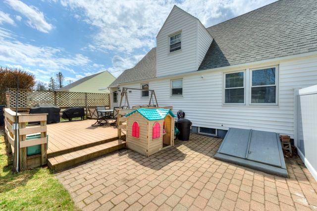 443 Burncoat St, Worcester, MA 01606