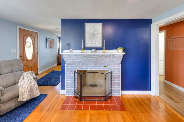 443 Burncoat St, Worcester, MA 01606