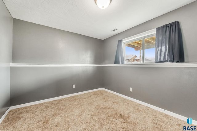 925 E Steep St, Tea, SD 57064