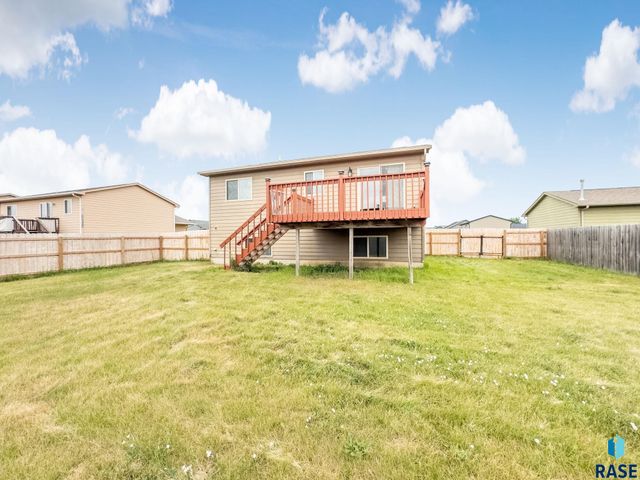 925 E Steep St, Tea, SD 57064