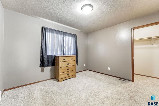 925 E Steep St, Tea, SD 57064
