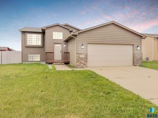 925 E Steep St, Tea, SD 57064