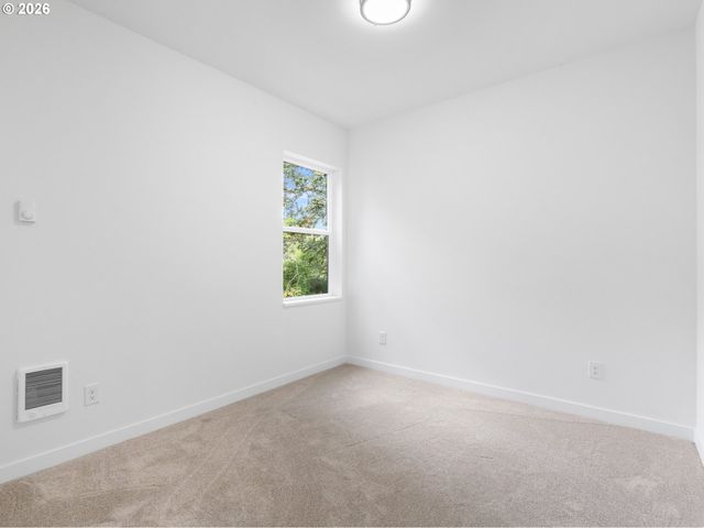 3855 N Willis Blvd 6, Portland, OR 97217