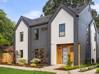 3855 N Willis Blvd 6, Portland, OR 97217