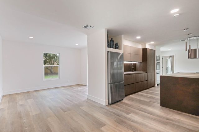 430 La Mancha Avenue, Royal Palm Beach, FL 33411