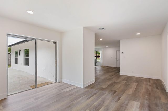 430 La Mancha Avenue, Royal Palm Beach, FL 33411