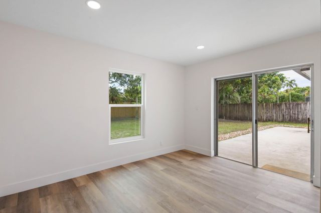 430 La Mancha Avenue, Royal Palm Beach, FL 33411