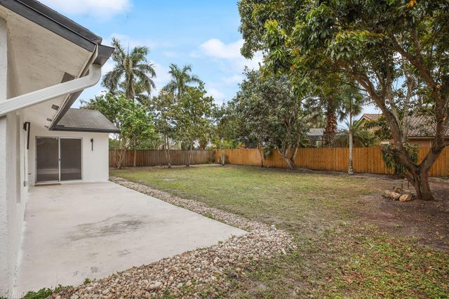 430 La Mancha Avenue, Royal Palm Beach, FL 33411