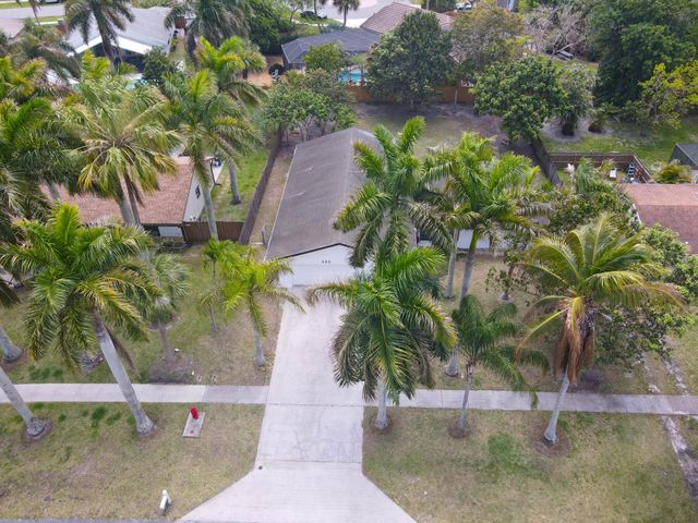 430 La Mancha Avenue, Royal Palm Beach, FL 33411