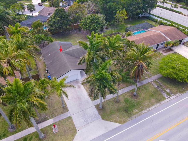 430 La Mancha Avenue, Royal Palm Beach, FL 33411