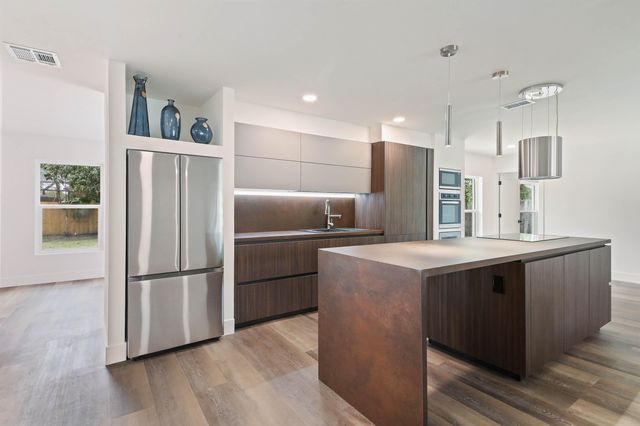 430 La Mancha Avenue, Royal Palm Beach, FL 33411