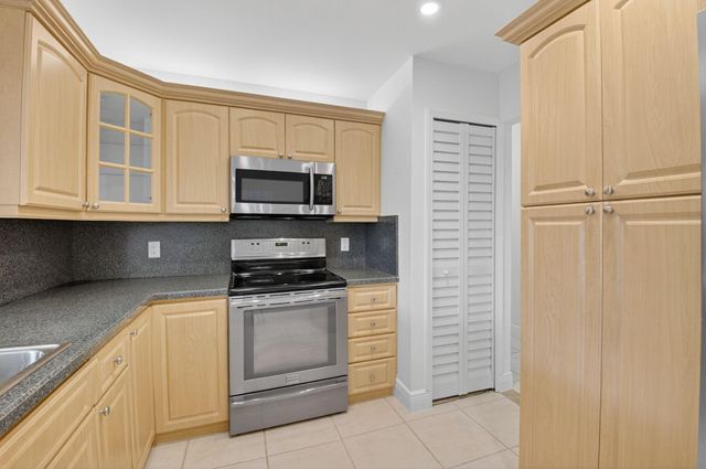 18051 104th Terrace S, Boca Raton, FL 33498