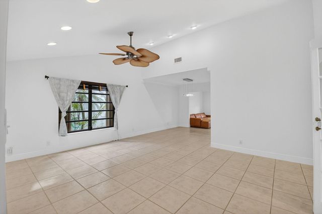 18051 104th Terrace S, Boca Raton, FL 33498